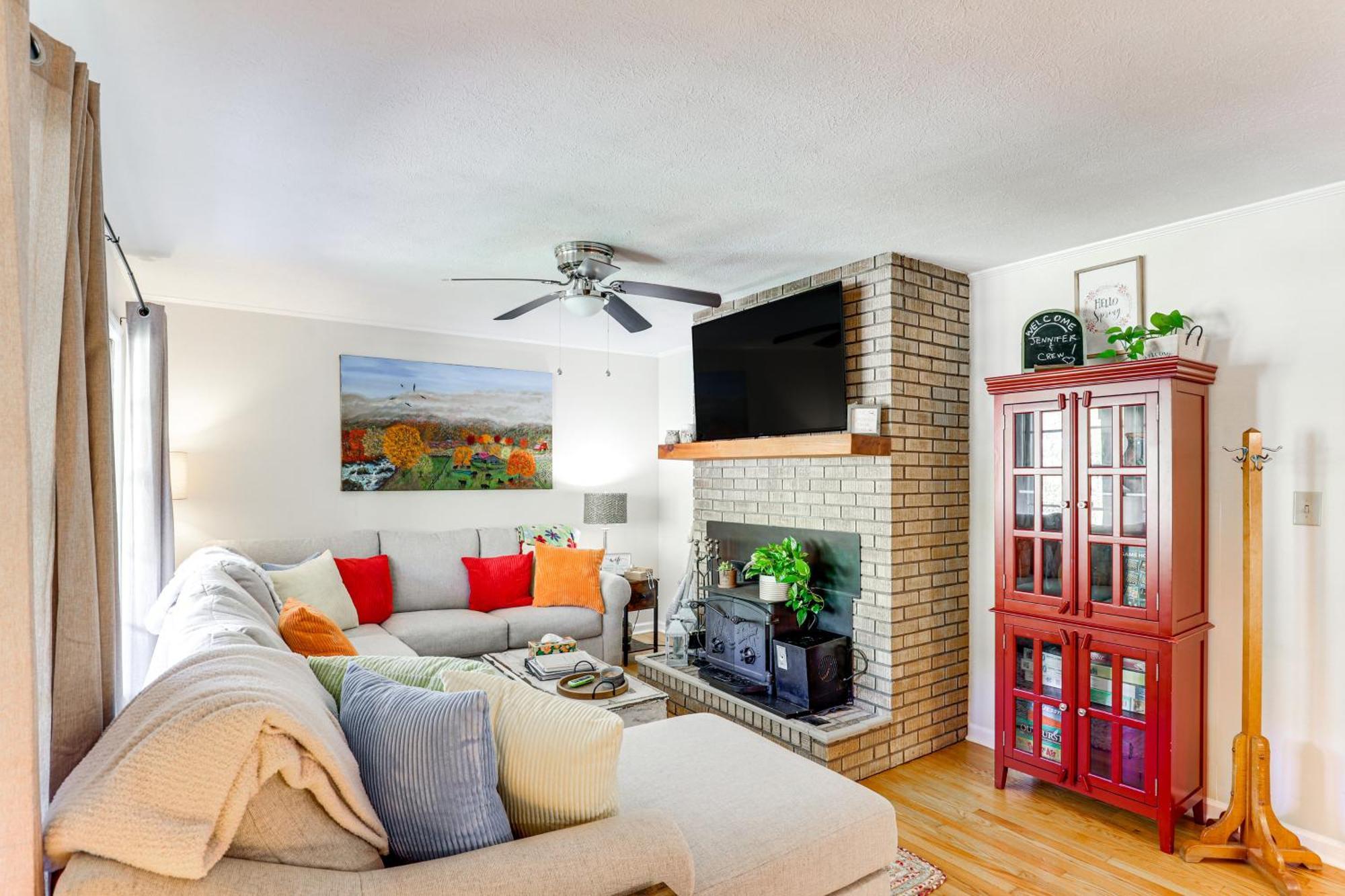 Updated Marshall Home With Fire Pit And Game Room! Eksteriør billede