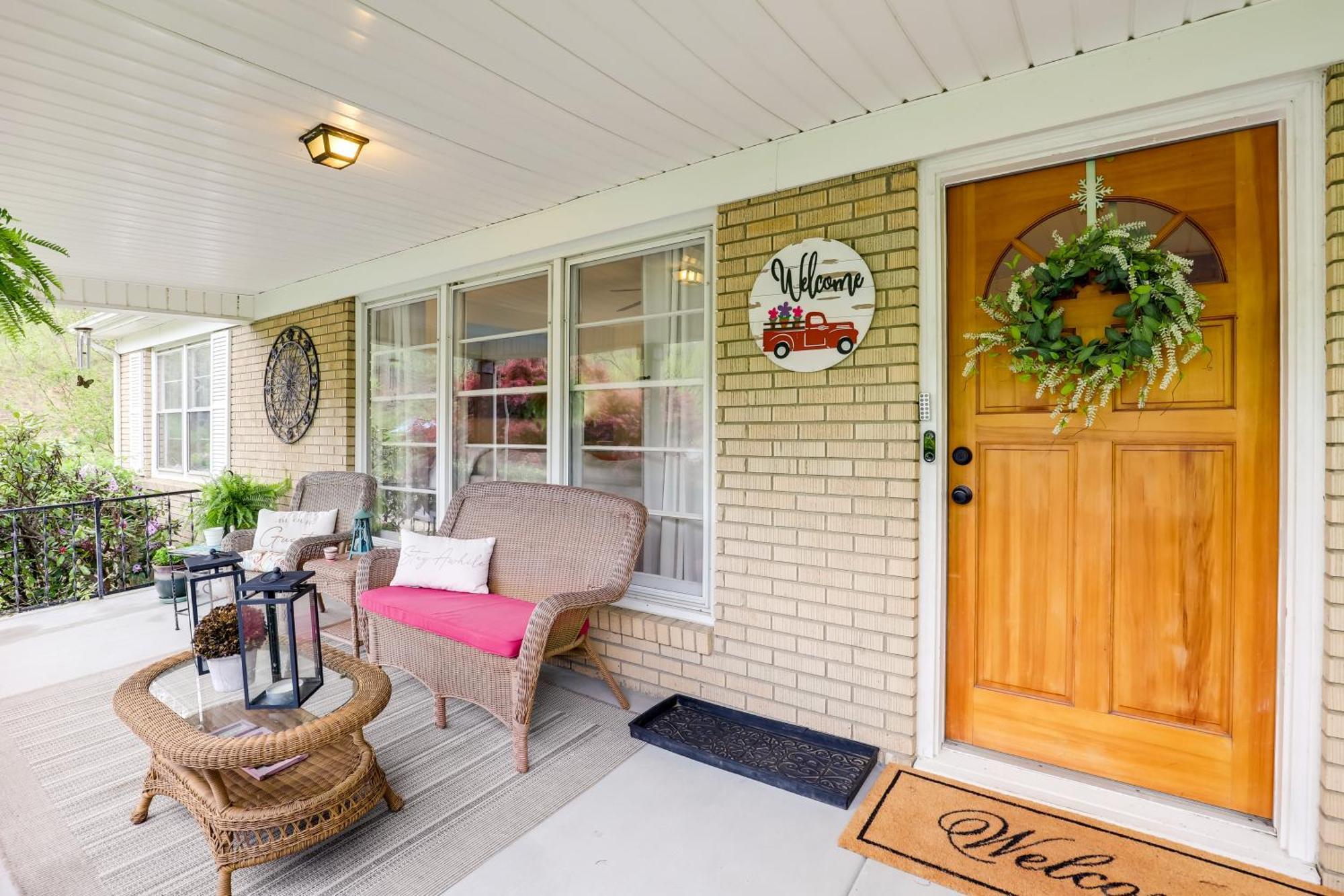 Updated Marshall Home With Fire Pit And Game Room! Eksteriør billede
